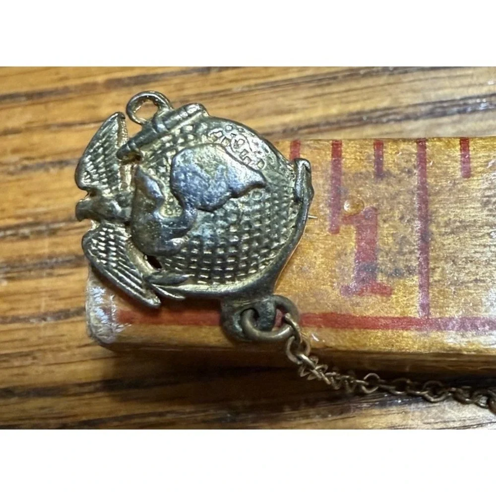 Original WW2 Vintage US Marine Corps USMC Sweetheart Chain Pin